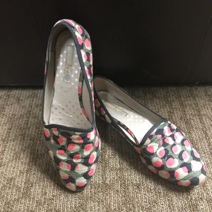 Boden pink and khaki green flats.
